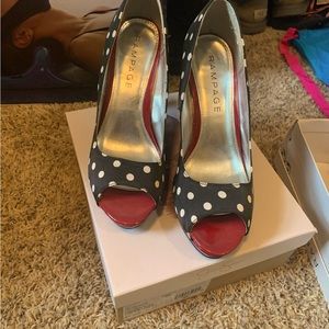 Adorable polka dot shoes!